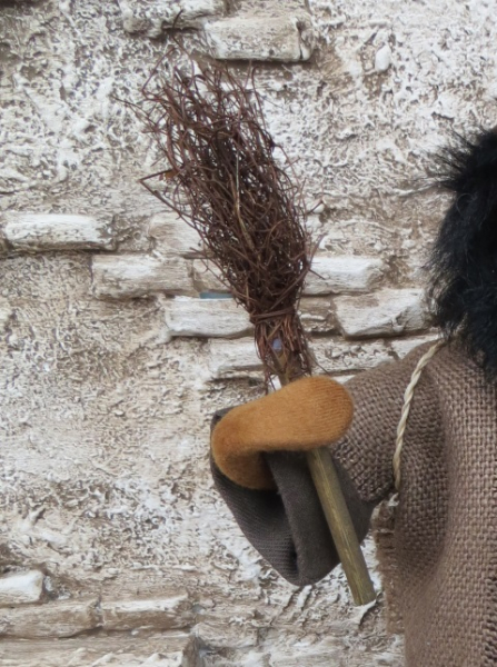 Knecht Ruprecht, Schmutzli - mit Buckelkraxe und Rute